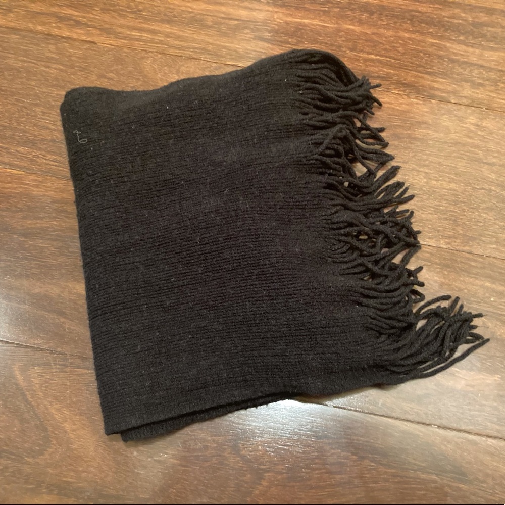 Black Echo Soft Scarf